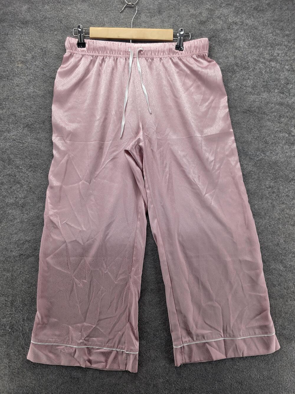 BCBGMAXAZRIA Pajama Pants Womens Medium Pink Satin Geometric Capri Sleep Lounge